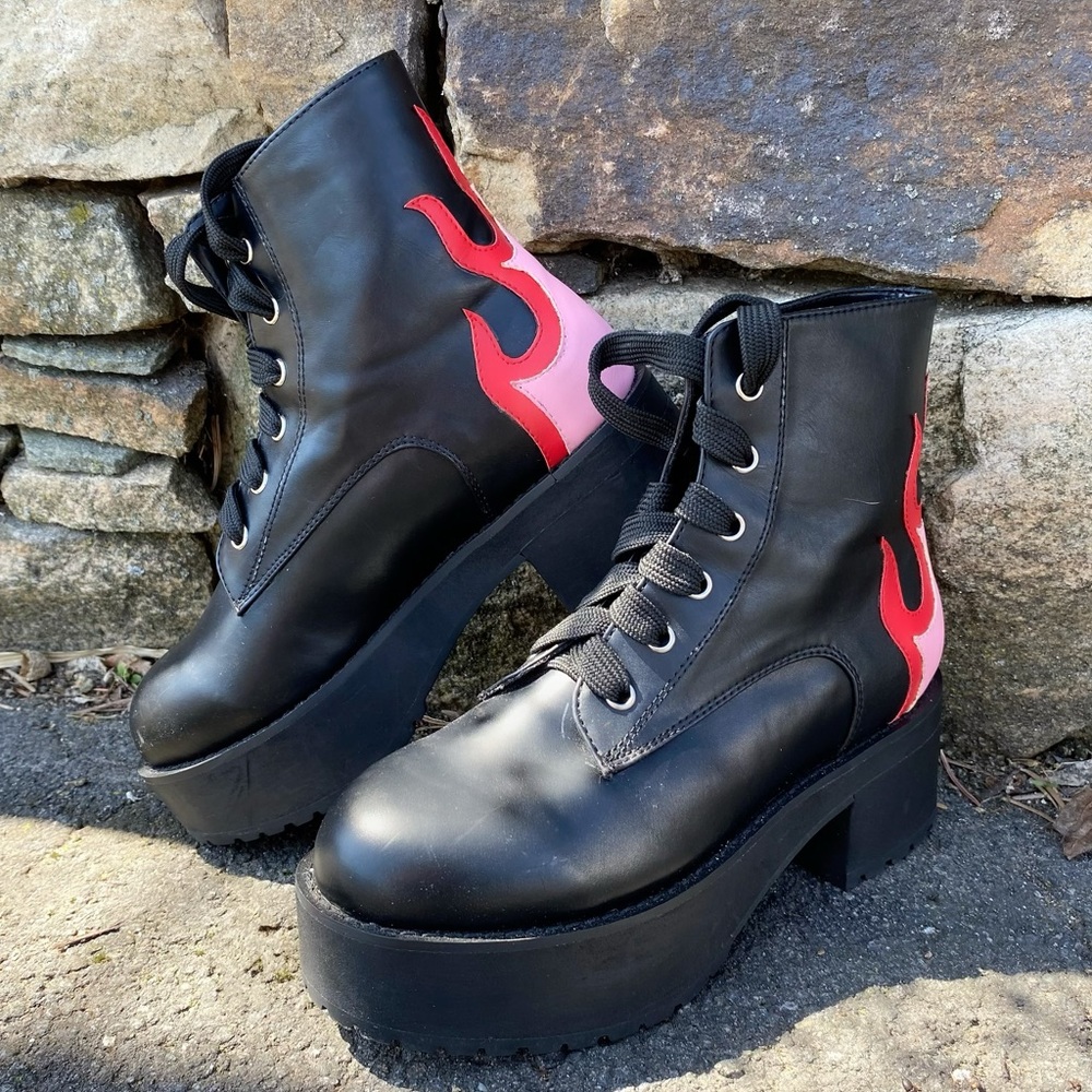 ❌SOLD❌ DOLLS KILL HOT STUFF ANKLE BOOTS